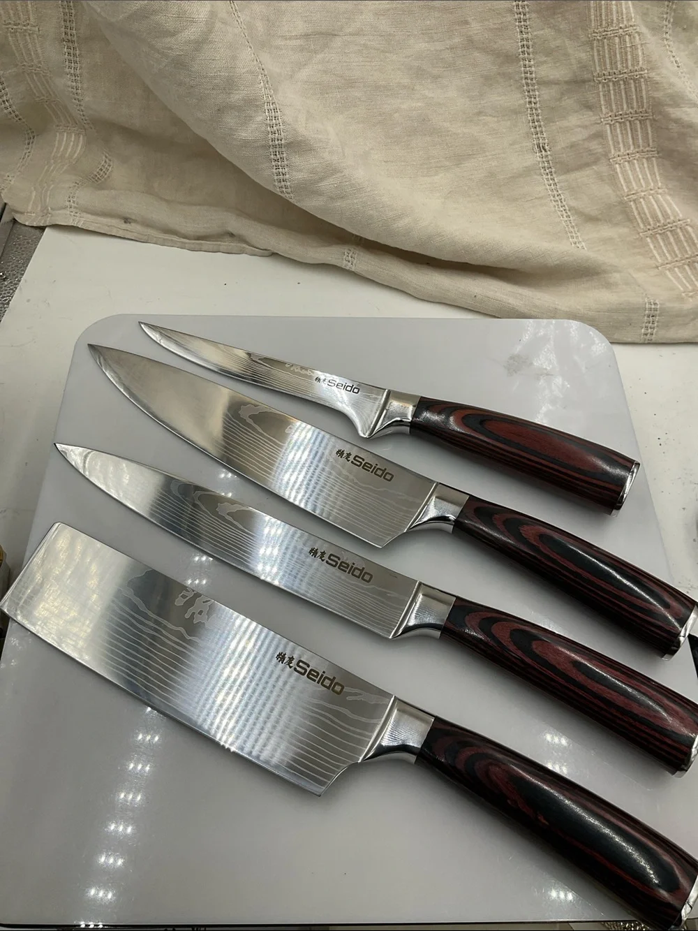 Seido Knives (LogoDisplayInRed&White on Black Box) Japanese Handmade Chef Knives